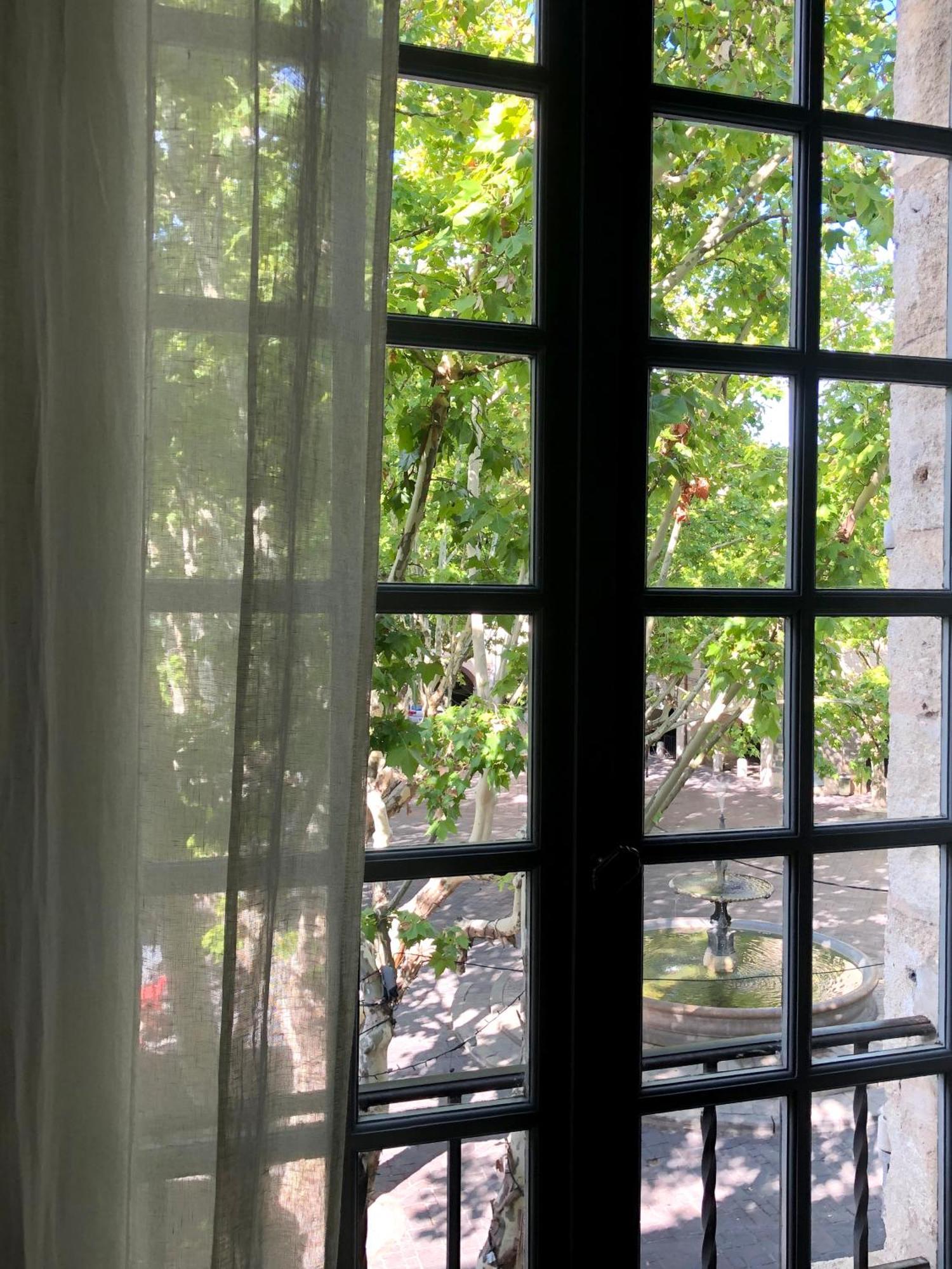 La Boheme Place Aux Herbes Uzès Exteriér fotografie